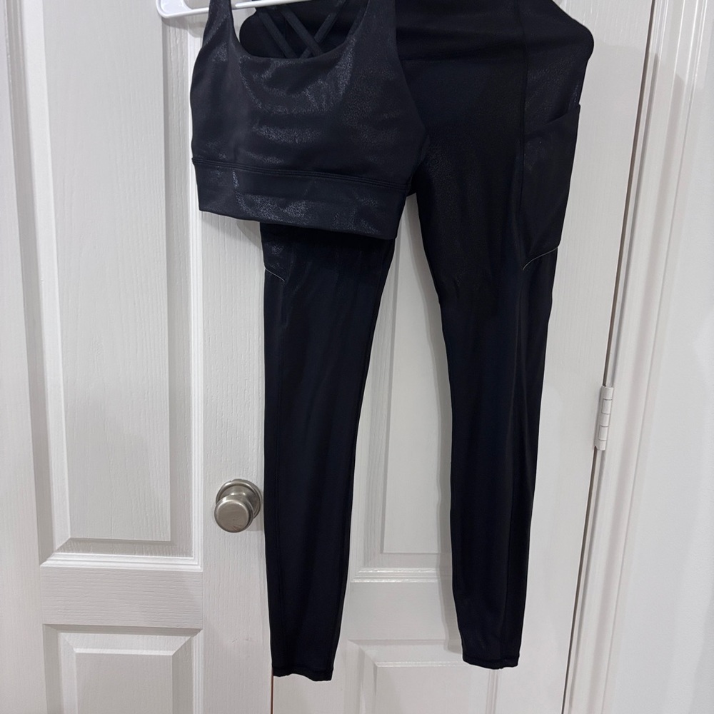 SET of 2- Lululemon Speed Up Black Foil and Energy Bra in size 6 - Picture 5 of 12